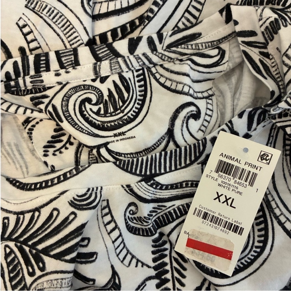INC tee - Picture 5 of 5
